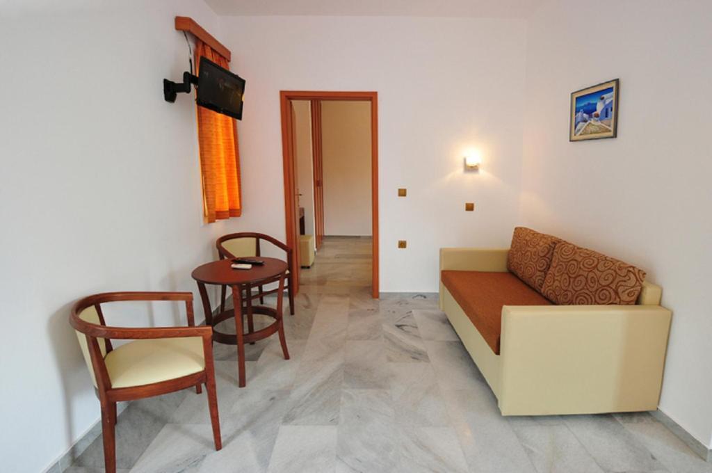 Anna Ageliki Aparthotel Damnoni Bilik gambar