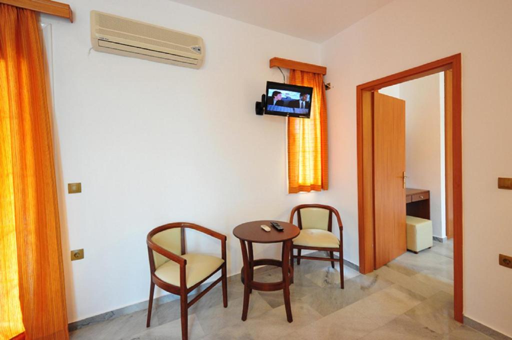 Anna Ageliki Aparthotel Damnoni Bilik gambar